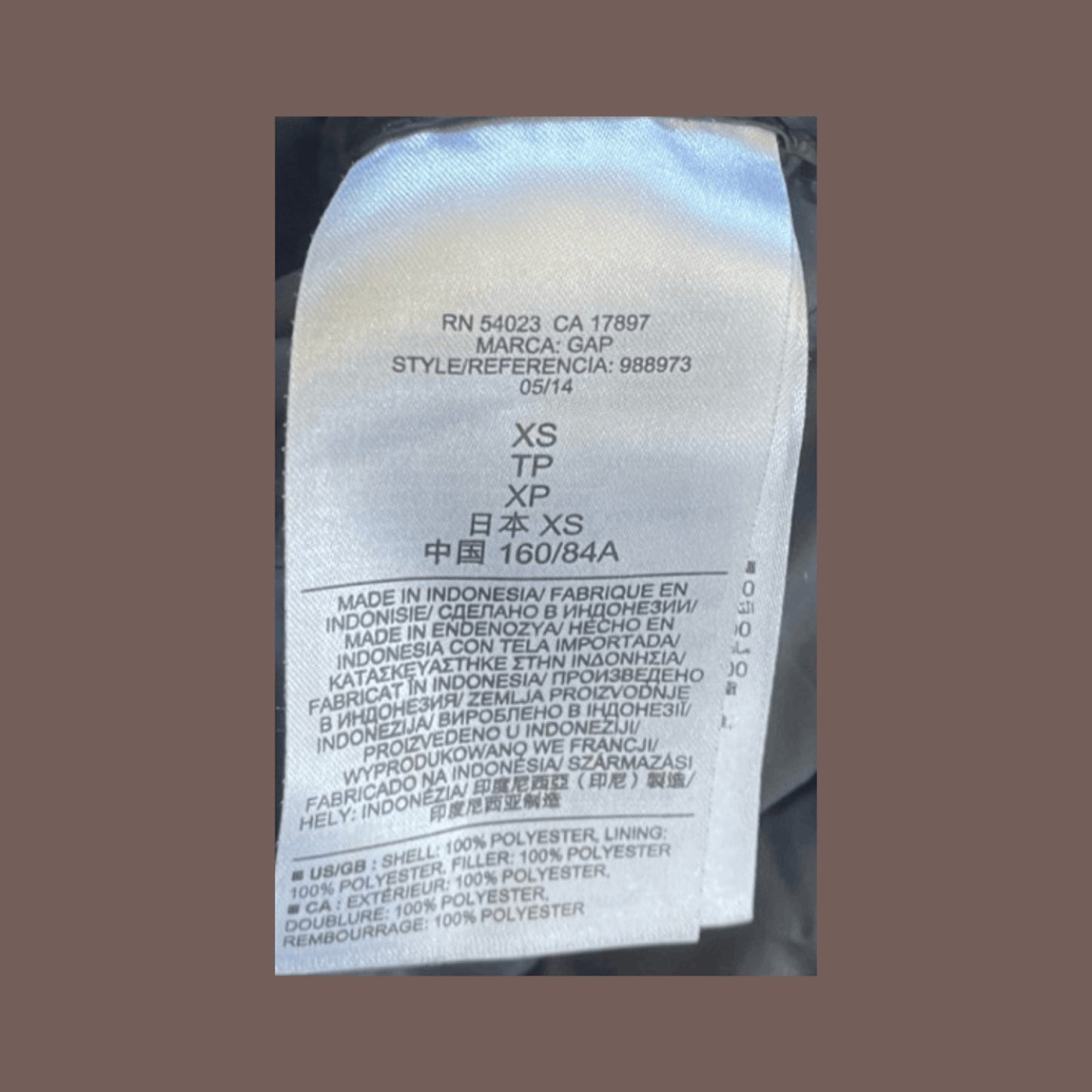 Vintage Gap Black Puffer Jacket – Minimal Winter Essential