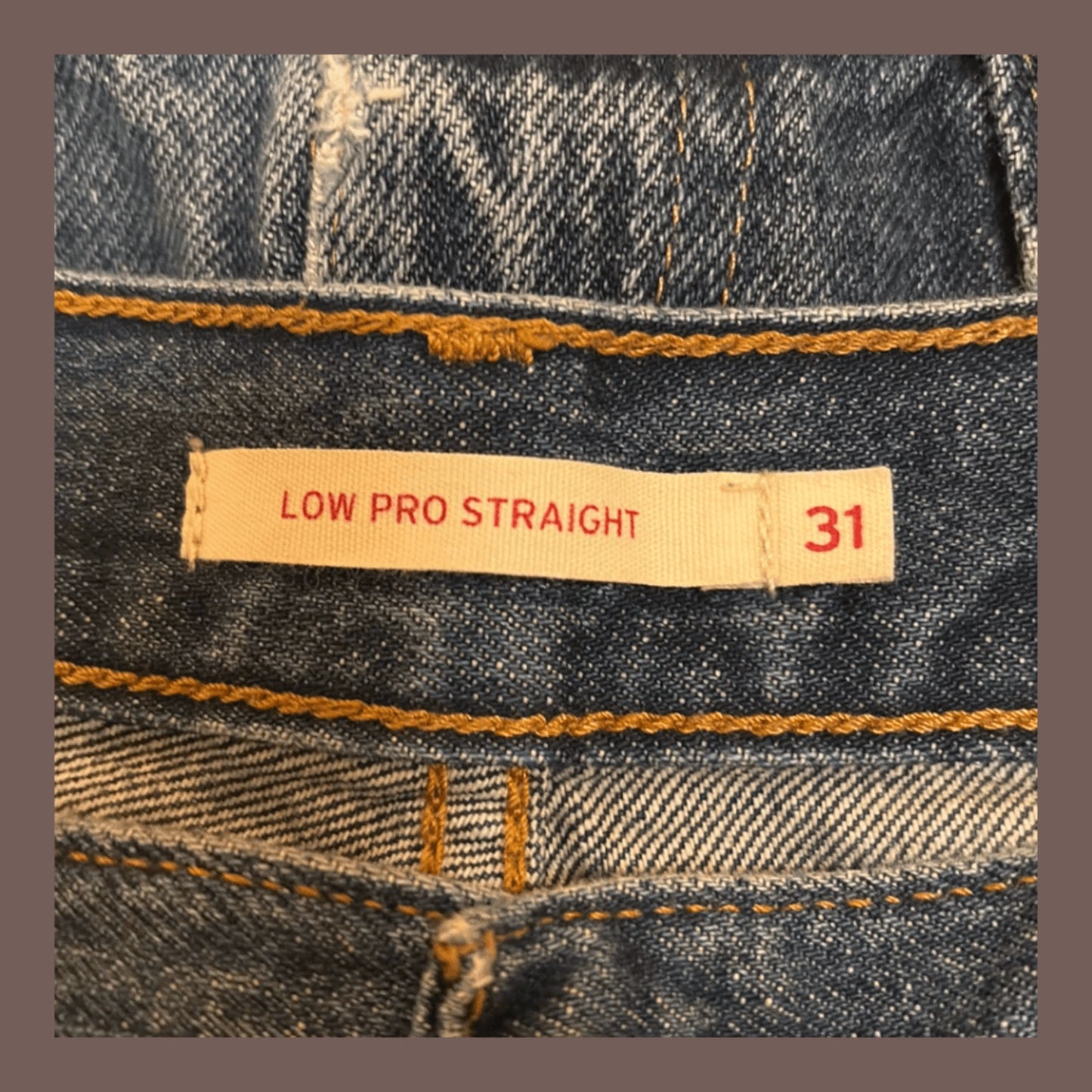 Vintage-Inspired Levi’s Low Pro Straight Jeans – Slouchy Fit
