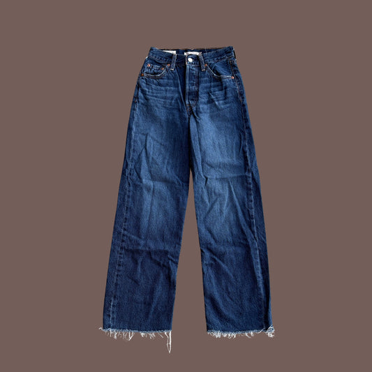 Levi’s Ribcage Straight Ankle Jeans – Dark Wash 90s Core