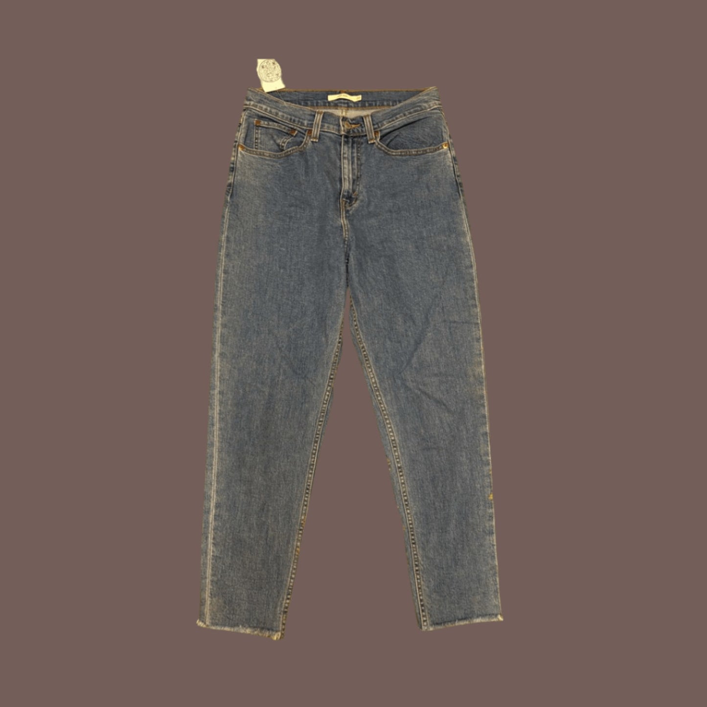 Levi’s High-Waisted Mom Jeans – Classic Tapered Fit Denim