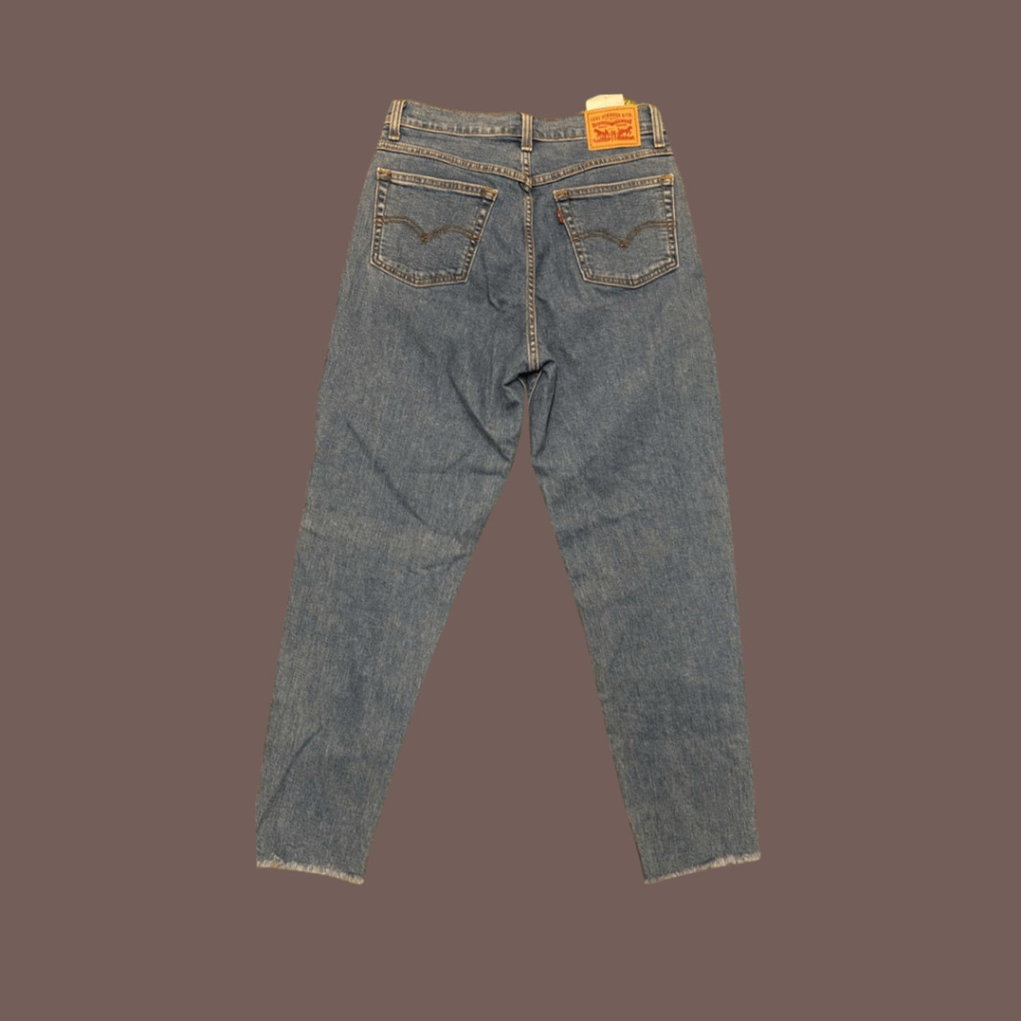 Levi’s High-Waisted Mom Jeans – Classic Tapered Fit Denim