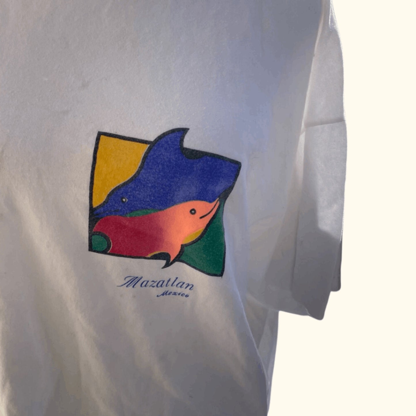 Vintage Vallarta Dolphin Graphic Tee – 90s Mazatlán Souvenir