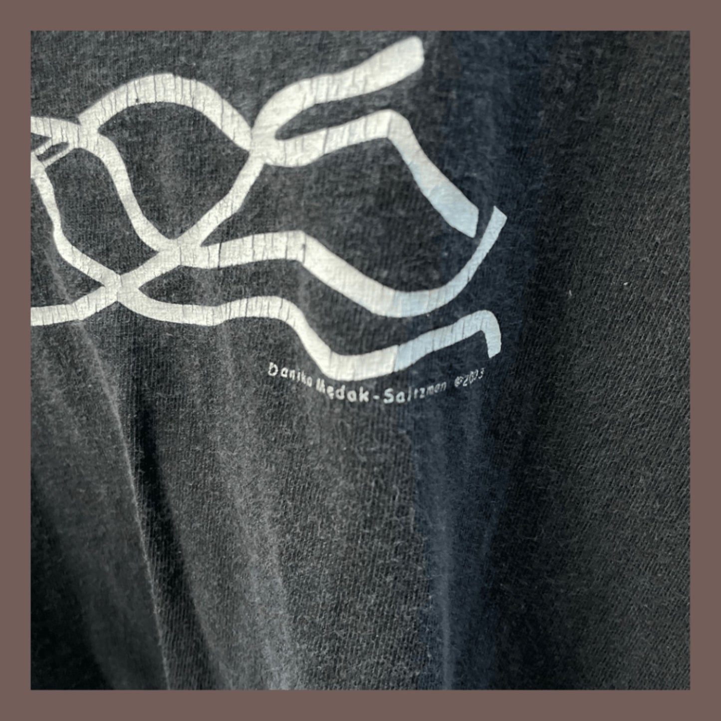 Vintage Gildan Commemorative Graphic Tee – 2000s Archive Energy