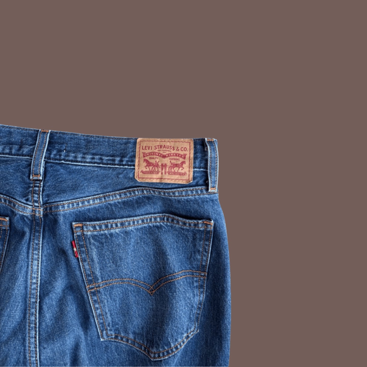 Vintage-Inspired Levi’s Low Pro Straight Jeans – Slouchy Fit