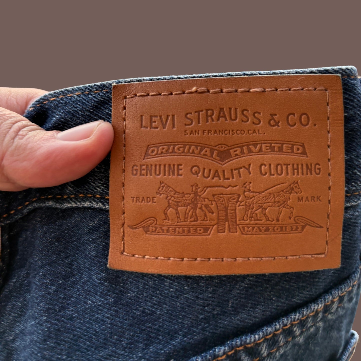 Levi’s Ribcage Straight Ankle Jeans – Dark Wash 90s Core
