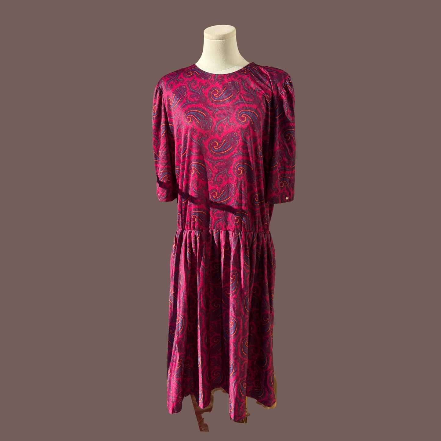Vintage Paisley Midi Dress – 80s Magenta Statementwear