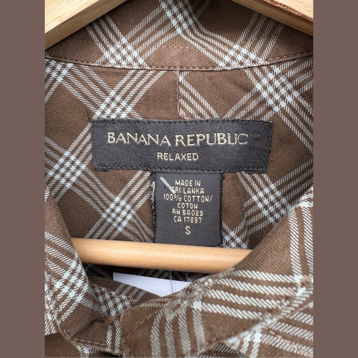 Vintage Banana Republic Plaid Buttondown Shirt – 90s Casual Classic