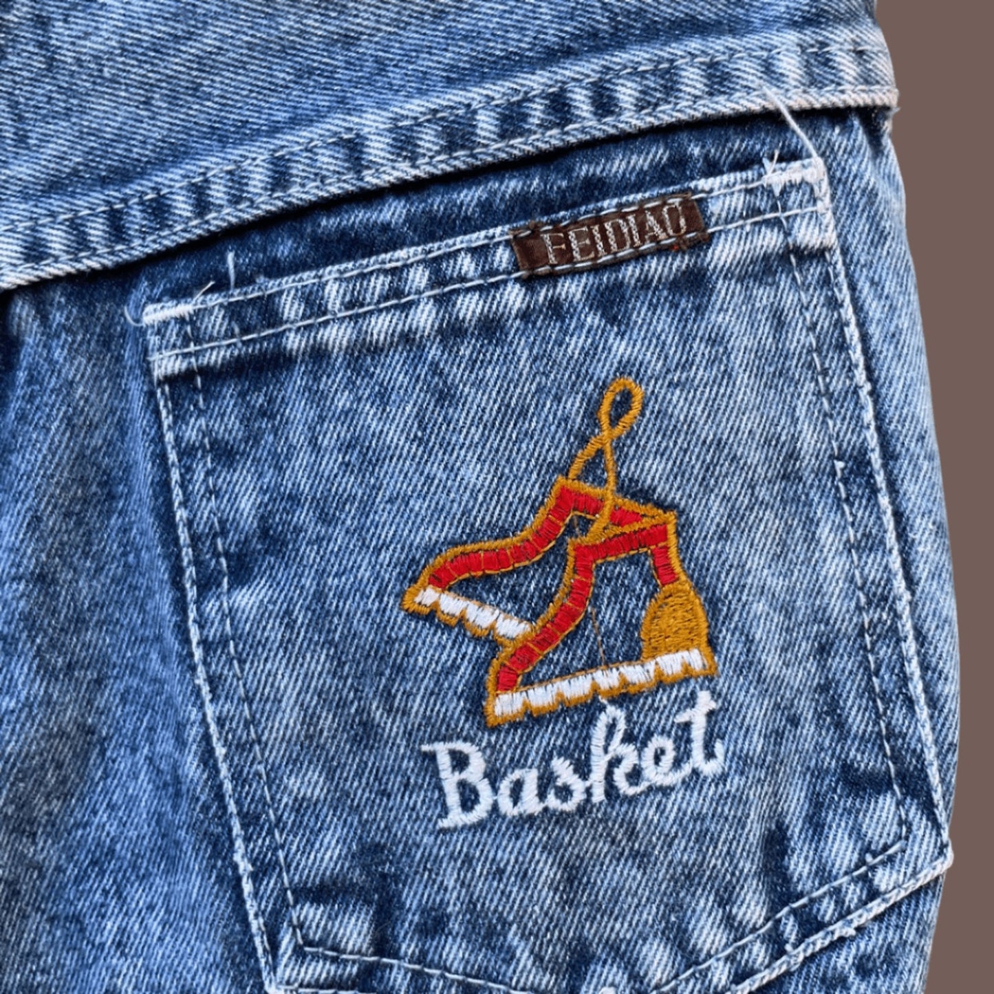 Vintage FEIDIAO Acid Wash Jeans – 90s Embroidered Denim
