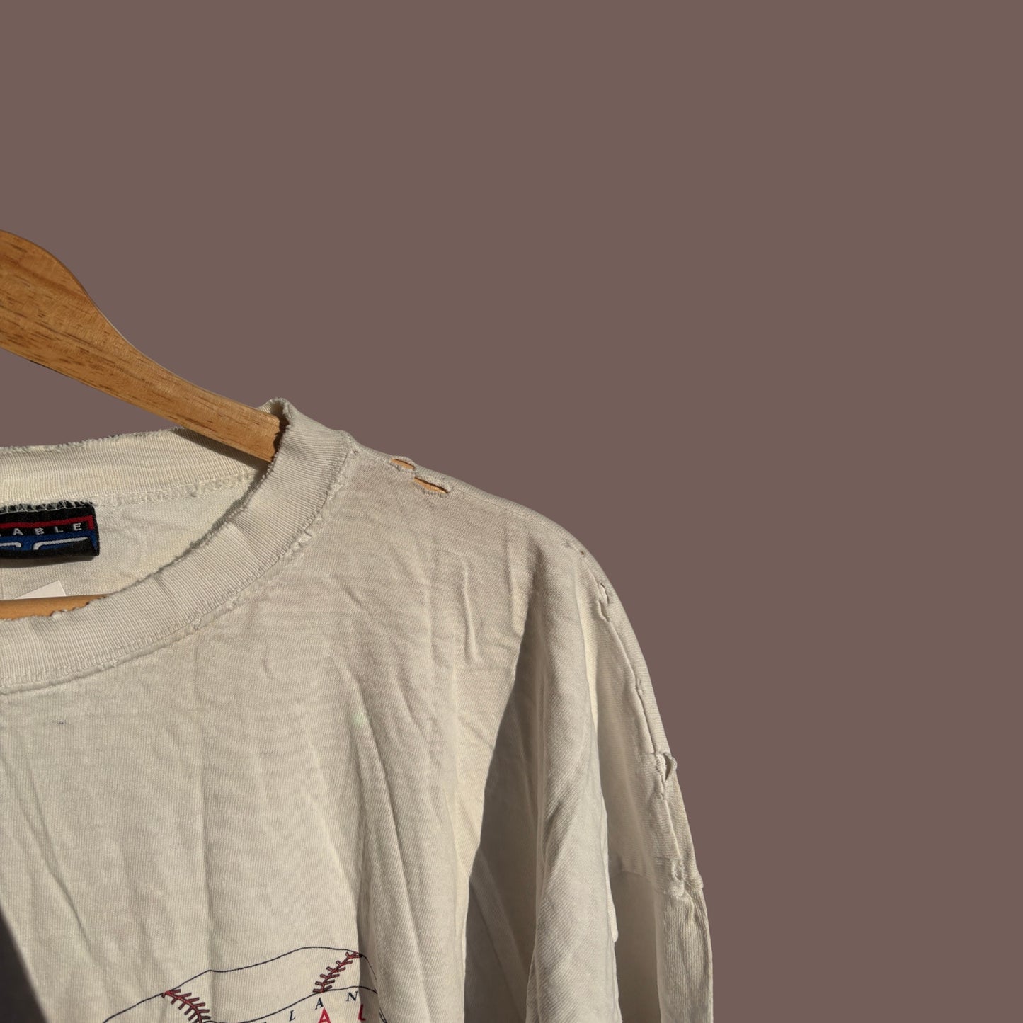 Vintage Cleveland Baseball Graphic Tee – Distressed 90s Sportswear