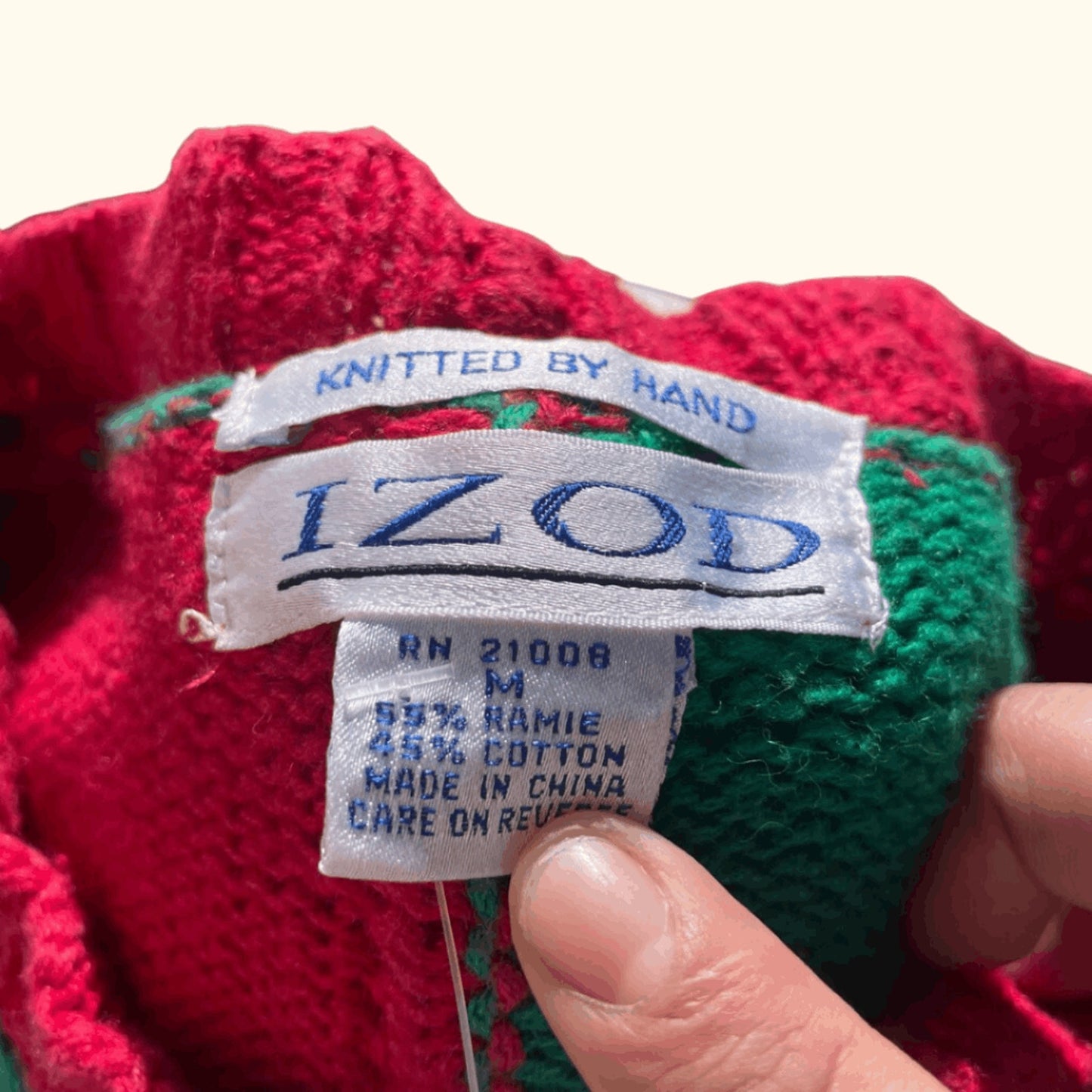 Vintage IZOD Cable Knit Holiday Sweater – 90s Christmas Classic